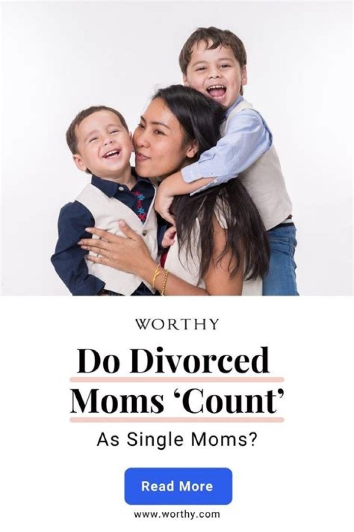 Are divorced moms considered single moms?
