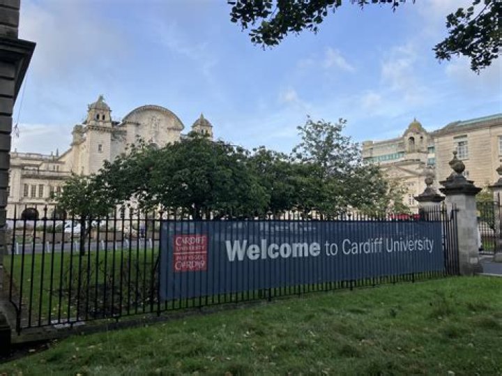 Can international students apply for EAD?