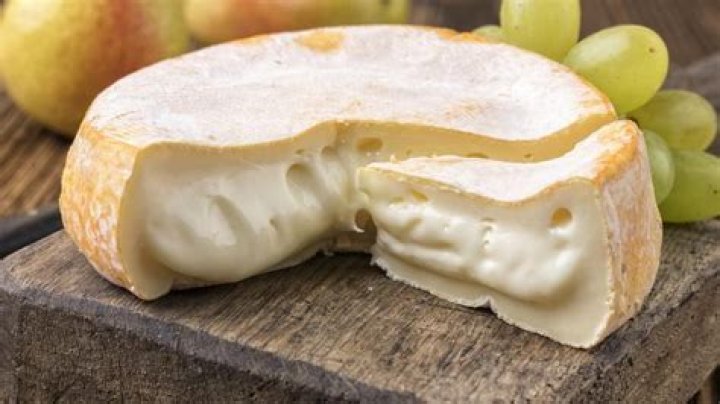 Who makes smelly Apeth cheese?